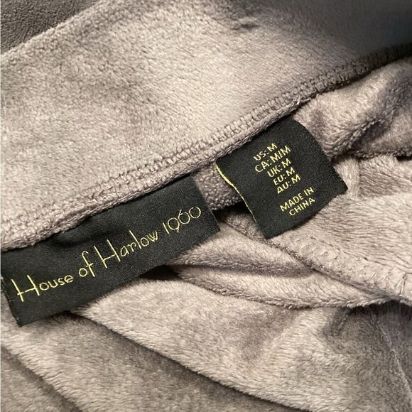 House of Harlow 1960 Lounge Ribbed Velour Pajama set Gray‎ - Picture 16 of 16